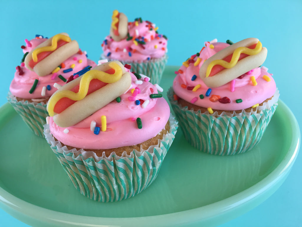 Hot dog shop cupcake cake